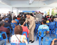 รองผู้ว่าราชการจังหวัดสุราษฎร์ธานี ร่วมต้อนรับ พลเรือเอก อะด ... พารามิเตอร์รูปภาพ 7