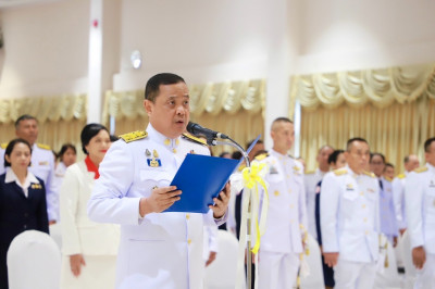 จังหวัดสุราษฎร์ธานีจัดรัฐพิธีวันที่ระลึกพระบาทสมเด็จพระพุทธย ... พารามิเตอร์รูปภาพ 1