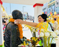 จังหวัดสุราษฎร์ธานีเปิดงานประเพณีสงกรานต์ เย็นทั่วหล้า มหาสง ... พารามิเตอร์รูปภาพ 8