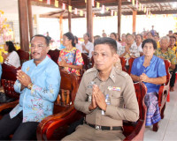 ผู้ว่าฯ สุราษฎร์ธานี ร่วมงานบุญทอดผ้าป่าสามัคคีเพื่อทำถนนคอน ... พารามิเตอร์รูปภาพ 3