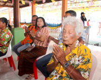 ผู้ว่าฯ สุราษฎร์ธานี ร่วมงานบุญทอดผ้าป่าสามัคคีเพื่อทำถนนคอน ... พารามิเตอร์รูปภาพ 8