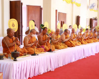 พระบาทสมเด็จพระเจ้าอยู่หัว ทรงพระกรุณาโปรดพระราชทานผ้าไตร น้ ... พารามิเตอร์รูปภาพ 10