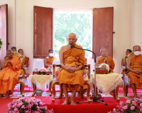 พระบาทสมเด็จพระเจ้าอยู่หัว ทรงพระกรุณาโปรดพระราชทานผ้าไตร น้ ... พารามิเตอร์รูปภาพ 16