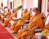 พระบาทสมเด็จพระเจ้าอยู่หัว ทรงพระกรุณาโปรดพระราชทานผ้าไตร น้ ... พารามิเตอร์รูปภาพ 17