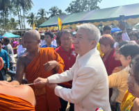 รองผู้ว่าราชการจังหวัดสุราษฎร์ธานี เป็นประธานงานพิธียกยอดพระ ... พารามิเตอร์รูปภาพ 6