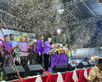 รองผู้ว่าราชการจังหวัดสุราษฎร์ธานี เป็นประธานเปิดงานพระแสงรำ ... พารามิเตอร์รูปภาพ 4
