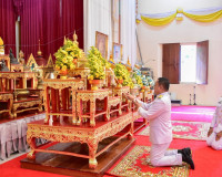 จังหวัดสุราษฎร์ธานีจัดพิธีเจริญพระพุทธมนต์เนื่องในวันคล้ายวั ... พารามิเตอร์รูปภาพ 1