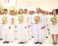 จังหวัดสุราษฎร์ธานีจัดพิธีรับพระราชทานพระบรมฉายาลักษณ์ พระบา ... พารามิเตอร์รูปภาพ 18