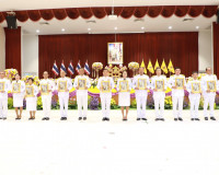 จังหวัดสุราษฎร์ธานีจัดพิธีรับพระราชทานพระบรมฉายาลักษณ์ พระบา ... พารามิเตอร์รูปภาพ 19