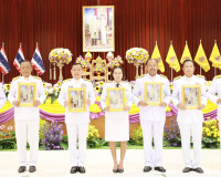 จังหวัดสุราษฎร์ธานีจัดพิธีรับพระราชทานพระบรมฉายาลักษณ์ พระบา ... พารามิเตอร์รูปภาพ 20