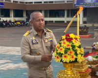 รองผู้ว่าราชการจังหวัดสุราษฎร์ธานี เป็นประธานในพิธีสักการะสิ ... พารามิเตอร์รูปภาพ 1