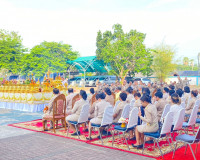 รองผู้ว่าราชการจังหวัดสุราษฎร์ธานี เป็นประธานในพิธีสักการะสิ ... พารามิเตอร์รูปภาพ 8