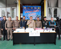 ผู้ว่าราชการจังหวัดสุราษฎร์ธานี นำทีมตำรวจ ป.ป.ส. แถลงผล &quot;ยุ ... พารามิเตอร์รูปภาพ 7