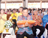 ผู้ว่าฯ สุราษฎร์ธานีนำพุทธศาสนิกชนนับพันคนร่วมงานบุญประเพณีว ... พารามิเตอร์รูปภาพ 1