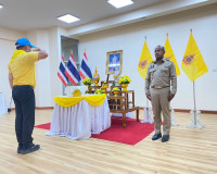รองผู้ว่าราชการจังหวัดสุราษฎร์ธานี ประธานในพิธีรับมอบหมวกและ ... พารามิเตอร์รูปภาพ 11