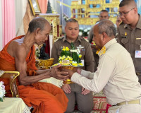 รองผู้ว่าราชการจังหวัดสุราษฎร์ธานี เป็นประธานในพิธีฉลองพระบั ... พารามิเตอร์รูปภาพ 3