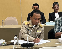 รองผู้ว่าราชการจังหวัดสุราษฎร์ธานี เป็นประธานการประชุมคณะกรร ... พารามิเตอร์รูปภาพ 2