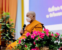 รองผู้ว่าราชการจังหวัดสุราษฎร์ธานี กล่าวต้อนรับพระสังฆาธิการ ... พารามิเตอร์รูปภาพ 2