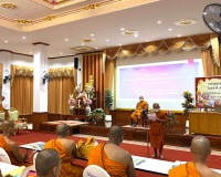รองผู้ว่าราชการจังหวัดสุราษฎร์ธานี กล่าวต้อนรับพระสังฆาธิการ ... พารามิเตอร์รูปภาพ 6