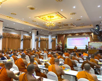 รองผู้ว่าราชการจังหวัดสุราษฎร์ธานี กล่าวต้อนรับพระสังฆาธิการ ... พารามิเตอร์รูปภาพ 9