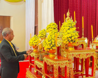 รองผู้ว่าราชการจังหวัดสุราษฎร์ธานี เป็นประธานในพิธีเจริญพระพ ... พารามิเตอร์รูปภาพ 2