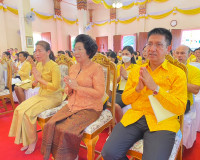 รองผู้ว่าราชการจังหวัดสุราษฎร์ธานี เป็นประธานในพิธีเจริญพระพ ... พารามิเตอร์รูปภาพ 6