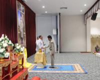 จังหวัดสุราษฎร์ธานีจัดพิธีรับพระราชทานเครื่องราชอิสริยาภรณ์  ... พารามิเตอร์รูปภาพ 7