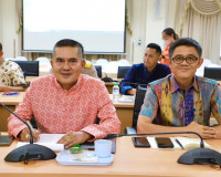 รองผู้ว่าราชการจังหวัดสุราษฎร์ธานี ให้การต้อนรับ ผู้ตรวจราชก ... พารามิเตอร์รูปภาพ 8