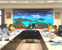 รองผู้ว่าราชการจังหวัดสุราษฎร์ธานี เป็นประธานในการประชุมคณะก ... พารามิเตอร์รูปภาพ 1
