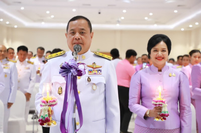 ผู้ว่าราชการจังหวัดสุราษฎร์ธานี นำข้าราชการและพสกนิกรชาวจังห ... พารามิเตอร์รูปภาพ 1