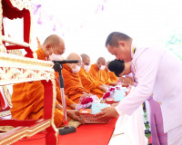 ผู้ว่าฯ สุราษฎร์ธานีนำประชาชนทุกหมูเหล่าร่วมพิธีทำบุญตักบาตร ... พารามิเตอร์รูปภาพ 11