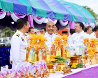 ผู้ว่าฯ สุราษฎร์ธานีนำประชาชนทุกหมูเหล่าร่วมพิธีทำบุญตักบาตร ... พารามิเตอร์รูปภาพ 16