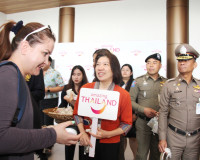 จังหวัดสุราษฎร์ธานีต้อนรับเที่ยวบินปฐมฤกษ์ VSV5352 บินตรงจาก ... พารามิเตอร์รูปภาพ 6