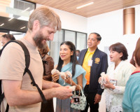 จังหวัดสุราษฎร์ธานีต้อนรับเที่ยวบินปฐมฤกษ์ VSV5352 บินตรงจาก ... พารามิเตอร์รูปภาพ 8