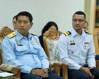 ผู้ว่าราชการจังหวัดสุราษฎร์ธานี ต้อนรับ ผู้บัญชาการทหารเรือ  ... พารามิเตอร์รูปภาพ 10