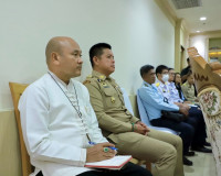 ผู้ว่าราชการจังหวัดสุราษฎร์ธานี ต้อนรับ ผู้บัญชาการทหารเรือ  ... พารามิเตอร์รูปภาพ 12