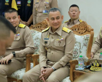 ผู้ว่าราชการจังหวัดสุราษฎร์ธานี ต้อนรับ ผู้บัญชาการทหารเรือ  ... พารามิเตอร์รูปภาพ 14
