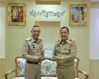 ผู้ว่าราชการจังหวัดสุราษฎร์ธานี ต้อนรับ ผู้บัญชาการทหารเรือ  ... พารามิเตอร์รูปภาพ 16