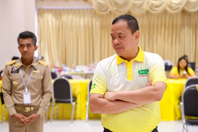 ผู้ว่าราชการจังหวัดสุราษฎร์ธานี ตรวจเยี่ยม การ เลือกสว.ระดับ ... พารามิเตอร์รูปภาพ 1