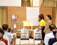ผู้ว่าราชการจังหวัดสุราษฎร์ธานี ตรวจเยี่ยม การ เลือกสว.ระดับ ... พารามิเตอร์รูปภาพ 10