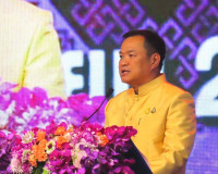 รองผู้ว่าราชการจังหวัดสุราษฎร์ธานี เข้าร่วมพิธีเปิดงาน OTOP  ... พารามิเตอร์รูปภาพ 2