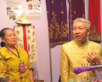 รองผู้ว่าราชการจังหวัดสุราษฎร์ธานี เข้าร่วมพิธีเปิดงาน OTOP  ... พารามิเตอร์รูปภาพ 10