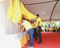 ผู้ว่าราชการจังหวัดสุราษฎร์ธานี รับมอบธงกิจกรรม เดิน วิ่ง ปั ... พารามิเตอร์รูปภาพ 14