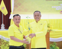 สุราษฎร์ธานีจัดพิธีมอบกล้าไม้ภายใต้โครงการ 72 ล้านต้น พลิกฟื ... พารามิเตอร์รูปภาพ 12