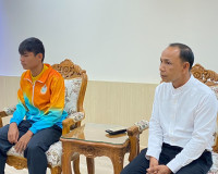 รองผู้ว่าราชการจังหวัดสุราษฎร์ธานีให้โอวาท และอวยพรนักกีฬาขอ ... พารามิเตอร์รูปภาพ 8