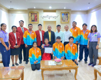รองผู้ว่าราชการจังหวัดสุราษฎร์ธานีให้โอวาท และอวยพรนักกีฬาขอ ... พารามิเตอร์รูปภาพ 9