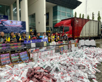 รองผู้ว่าราชการจังหวัดสุราษฎร์ธานี แถลงข่าวจับกุมสินค้าบุหรี ... พารามิเตอร์รูปภาพ 5