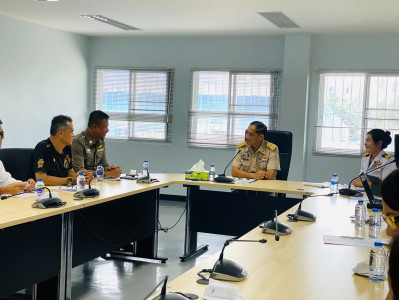 รองผู้ว่าราชการจังหวัดสุราษฎร์ธานี เป็นประธานในการประชุมคณะก ... พารามิเตอร์รูปภาพ 1