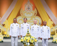 ผู้ว่าราชการจังหวัดสุราษฎร์ธานี พร้อมด้วย นายกเหล่ากาชาดจังห ... พารามิเตอร์รูปภาพ 9