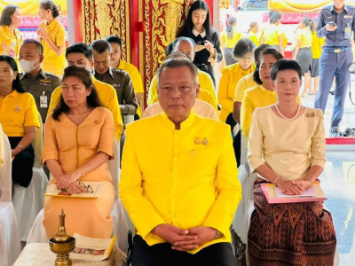 พุทธศาสนิกชนชาวสุราษฎร์ธานีร่วมเจริญพระพุทธมนต์เฉลิมพระเกียร ... พารามิเตอร์รูปภาพ 1